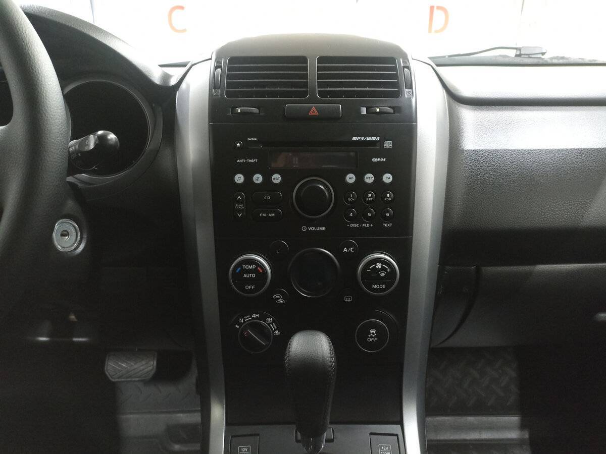 Suzuki Grand Vitara с пробегом — 2013 год. Фото: #14