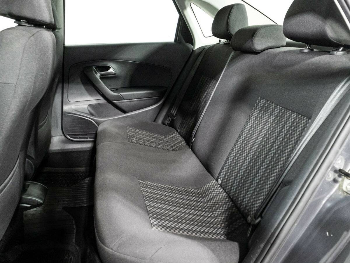 Volkswagen Polo с пробегом — 2016 год. Фото: #9