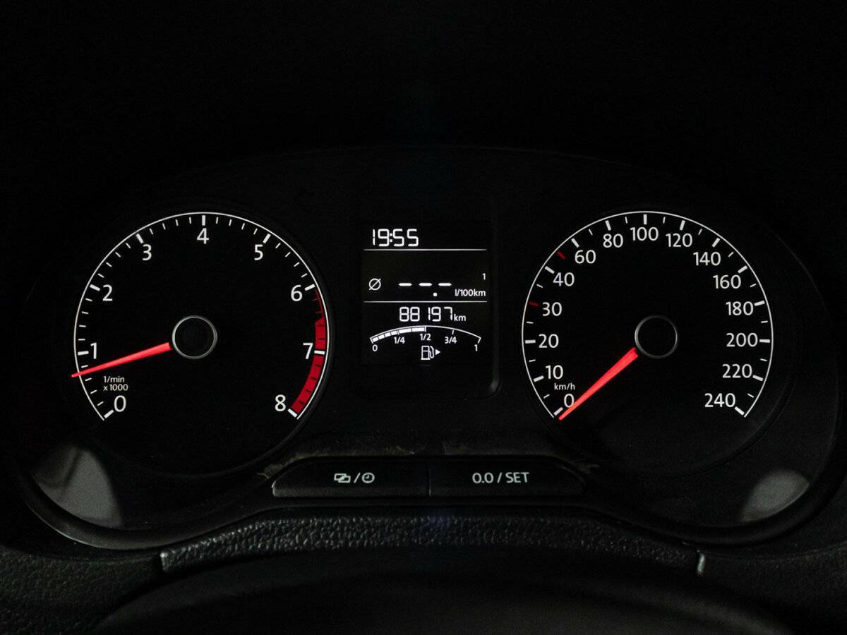 Volkswagen Polo с пробегом — 2016 год. Фото: #11