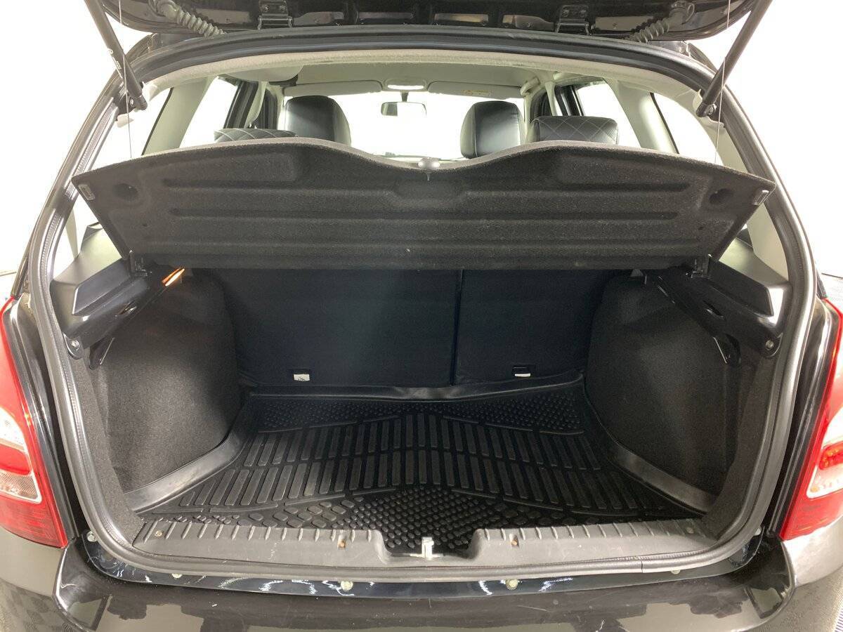 Lada (ВАЗ) Granta с пробегом — 2023 год. Фото: #18