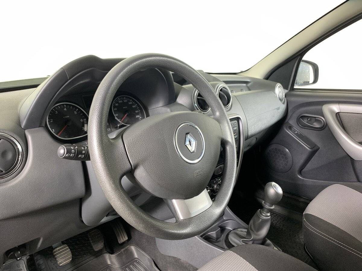 Renault Duster с пробегом — 2013 год. Фото: #10