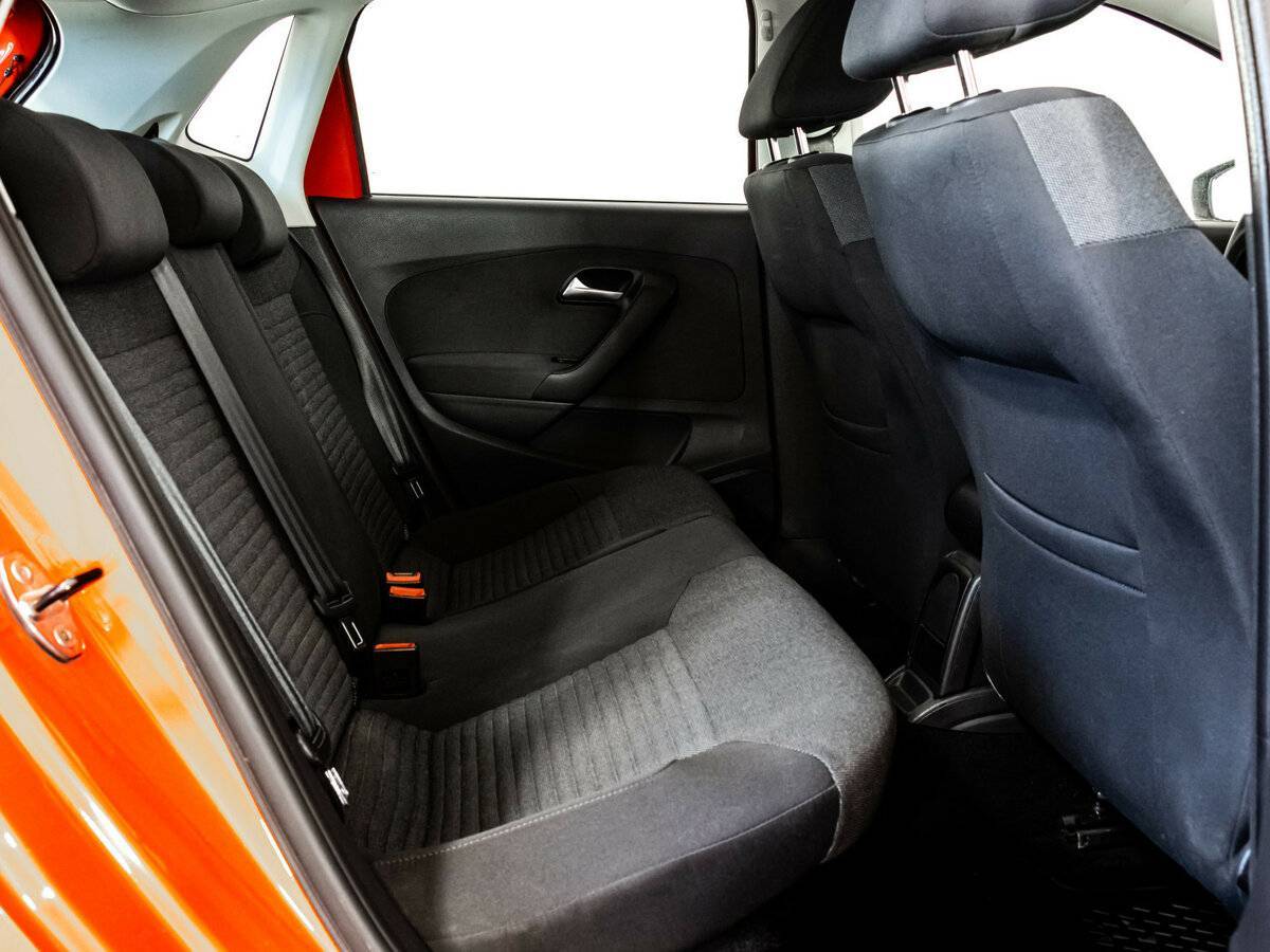 Volkswagen Polo с пробегом — 2013 год. Фото: #13