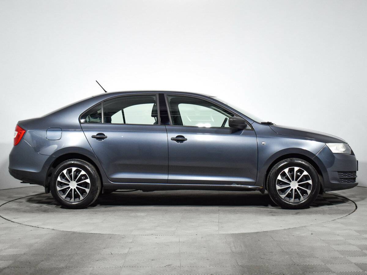Skoda Rapid с пробегом — 2014 год. Фото: #3