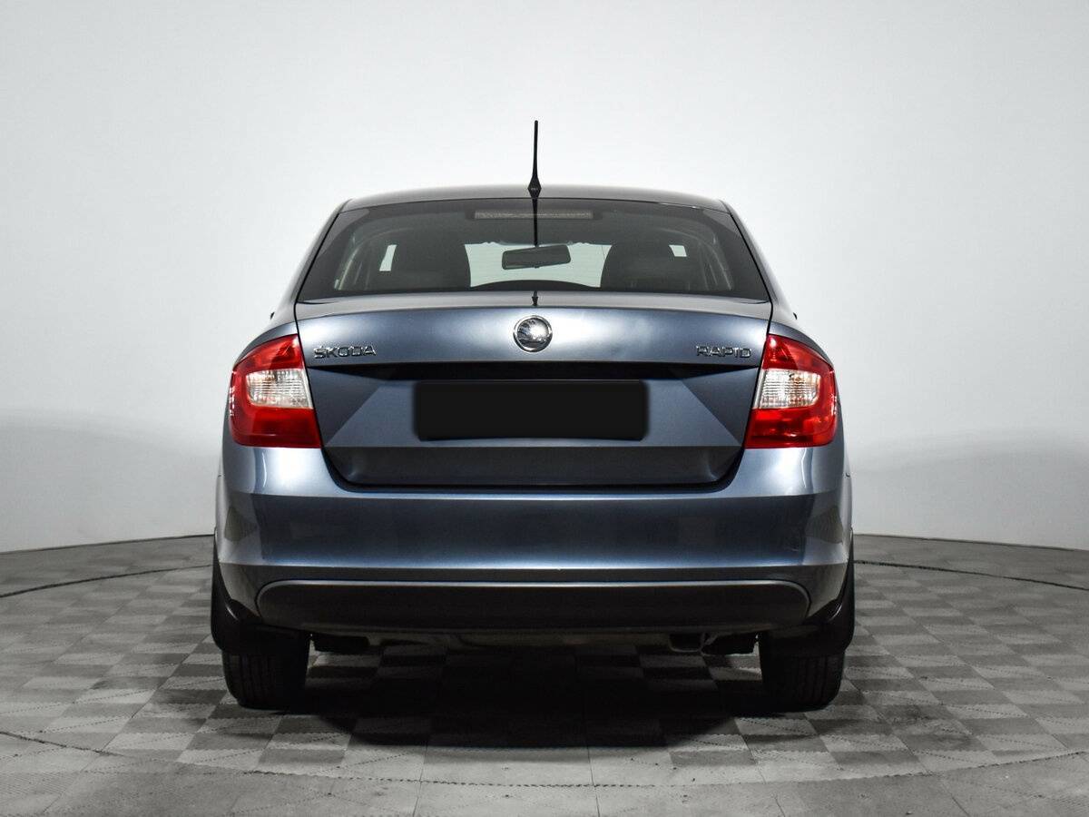 Skoda Rapid с пробегом — 2014 год. Фото: #5