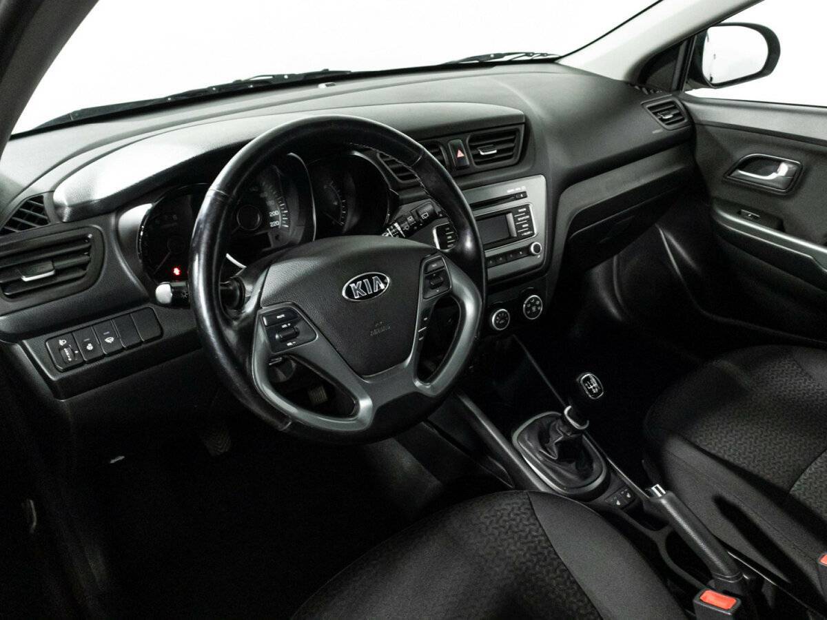 Kia Rio с пробегом — 2016 год. Фото: #10