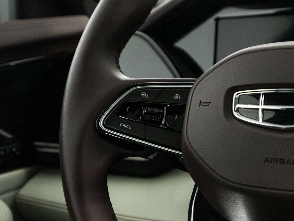 Geely Monjaro с пробегом — 2023 год. Фото: #24