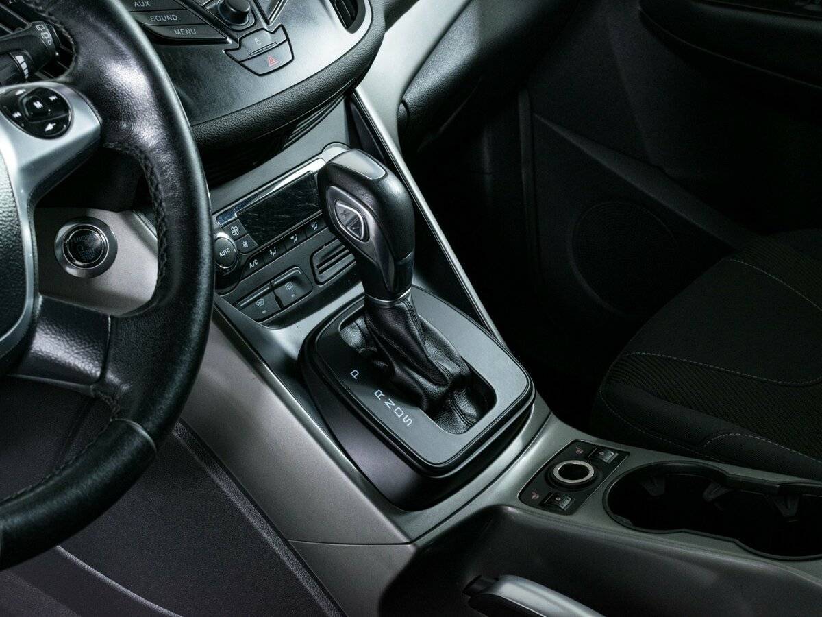 Ford Kuga с пробегом — 2014 год. Фото: #11