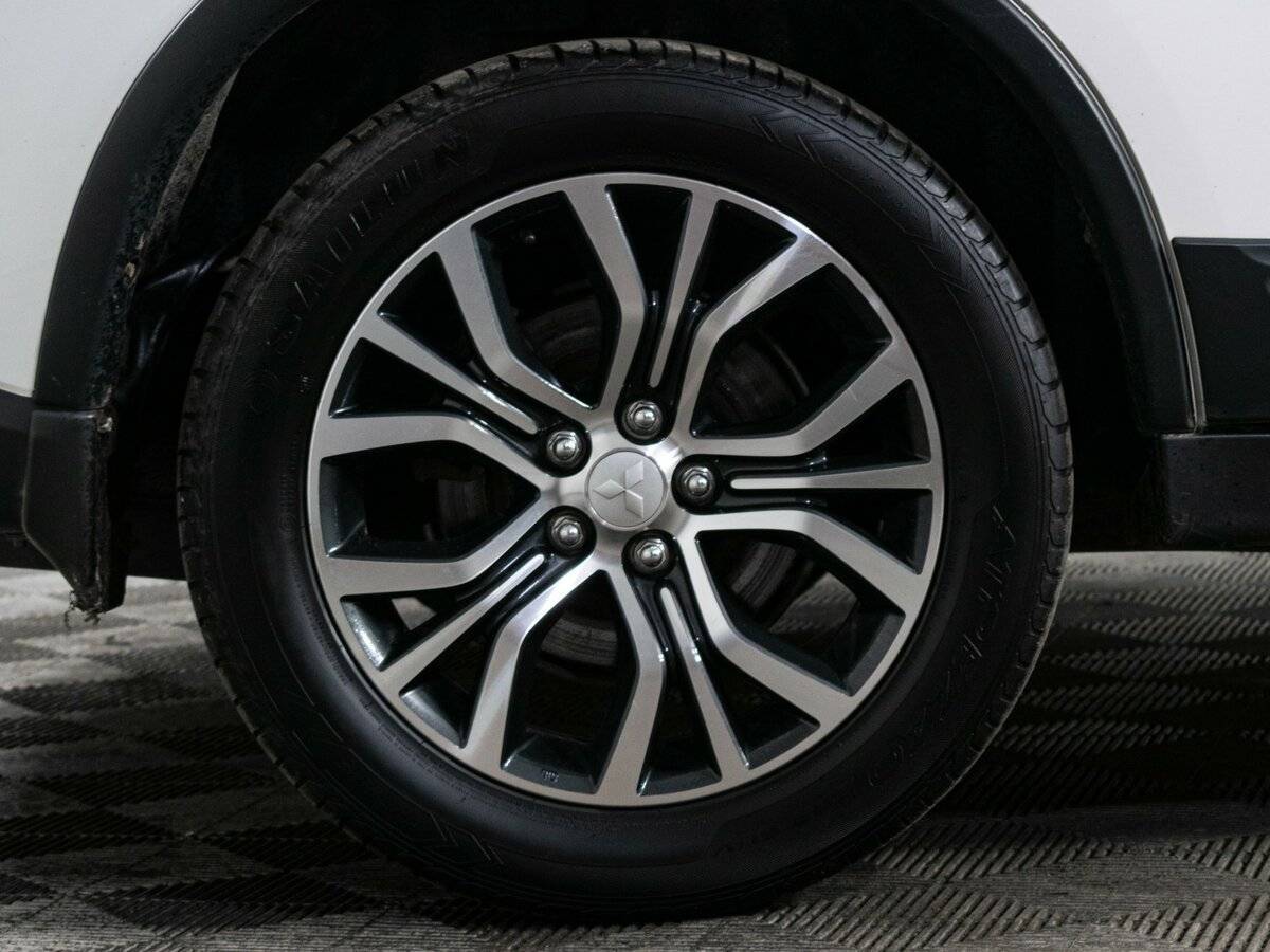 Mitsubishi Outlander с пробегом — 2016 год. Фото: #18