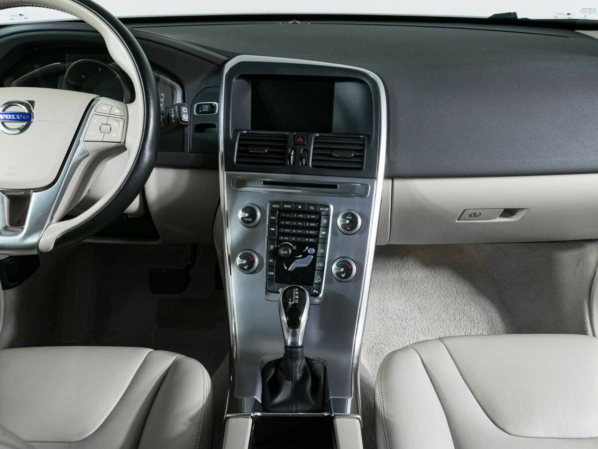 Volvo XC60 с пробегом — 2016 год. Фото: #11
