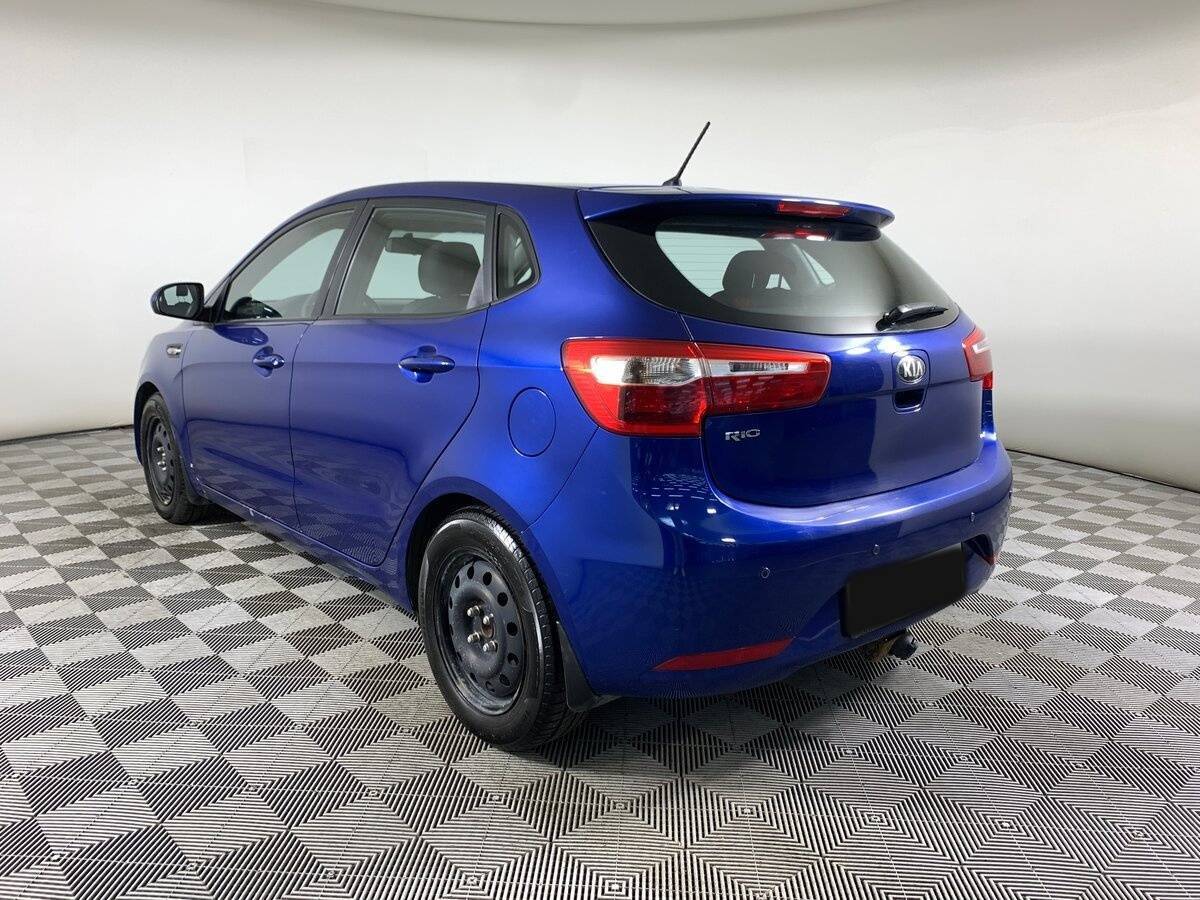Kia Rio с пробегом — 2013 год. Фото: #6
