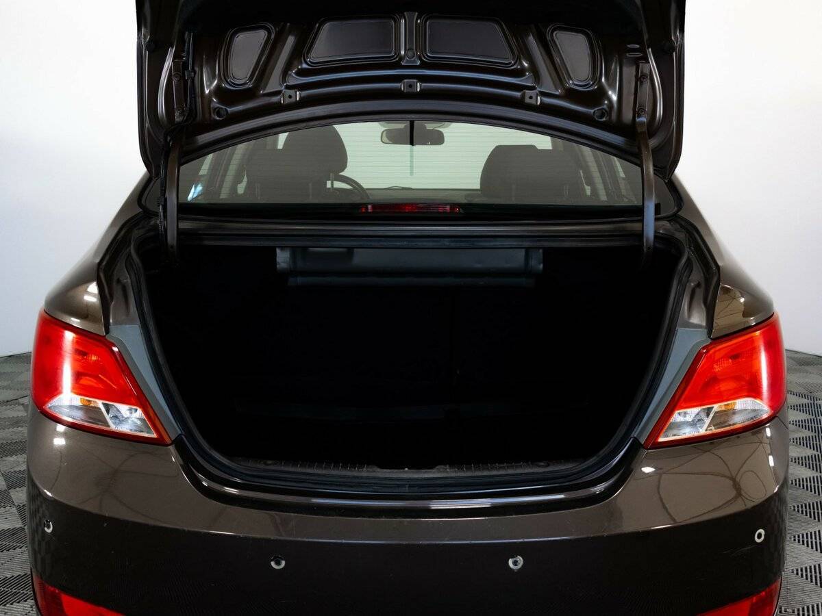 Hyundai Solaris с пробегом — 2016 год. Фото: #11