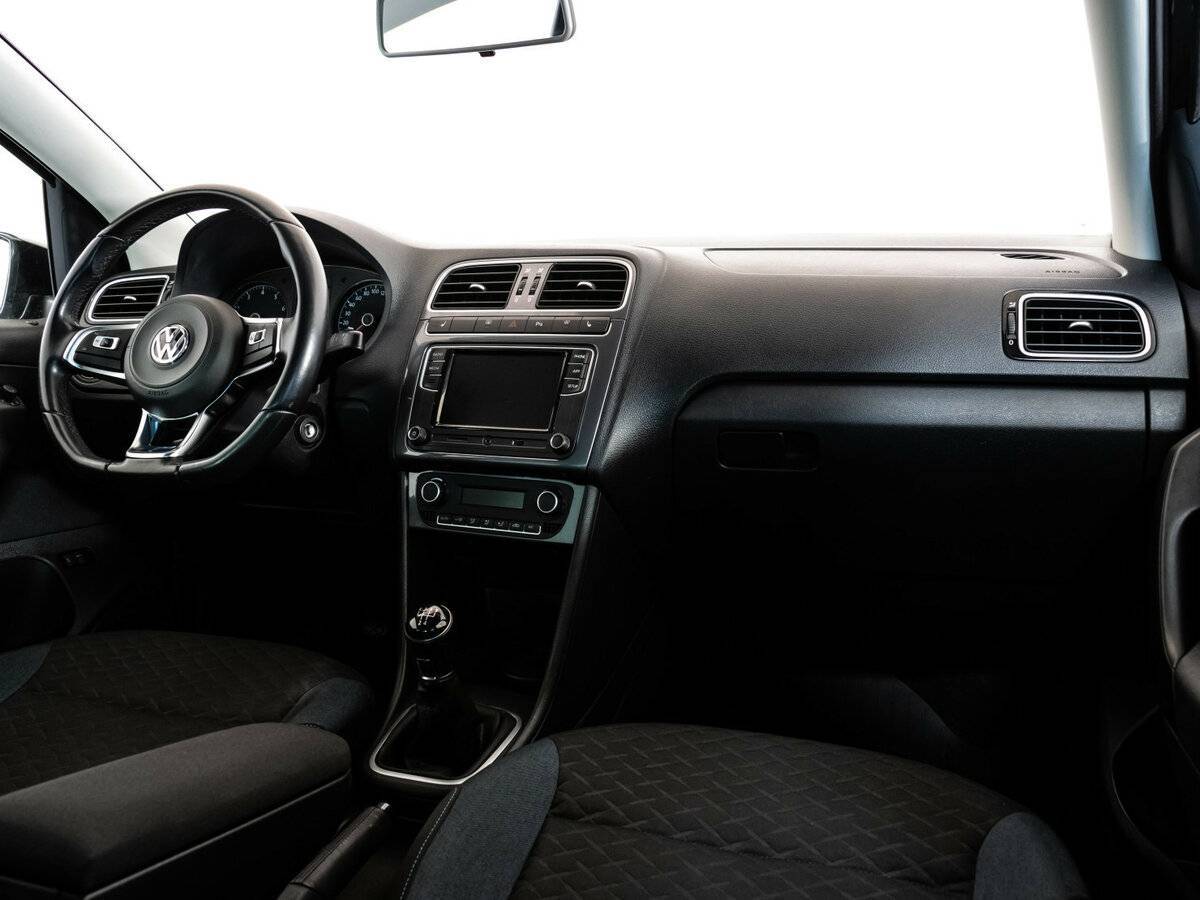 Volkswagen Polo с пробегом — 2019 год. Фото: #8