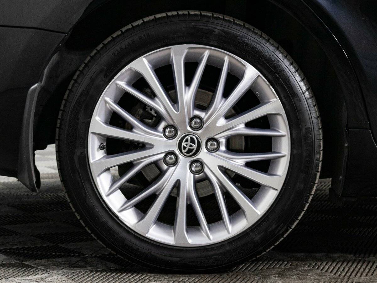 Toyota Camry с пробегом — 2020 год. Фото: #17