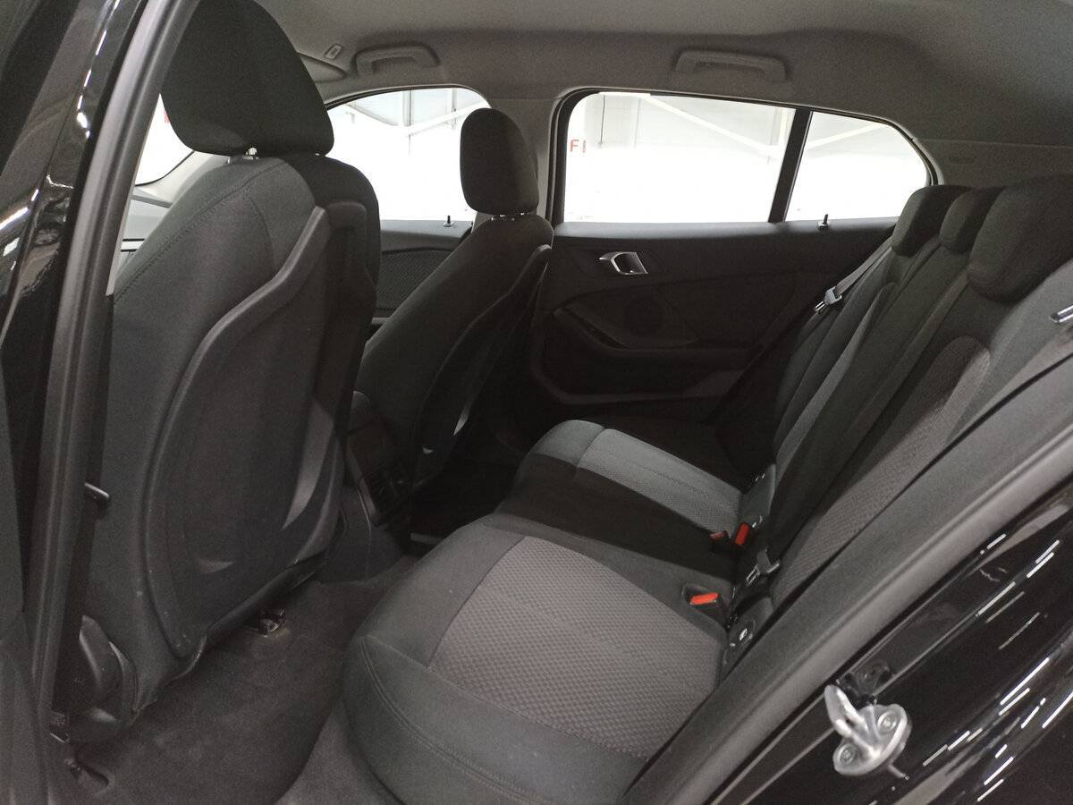 BMW 1 серии с пробегом — 2019 год. Фото: #11