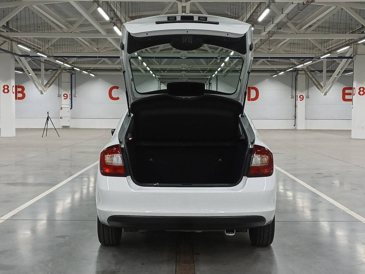 Skoda Rapid с пробегом — 2018 год. Фото: #9