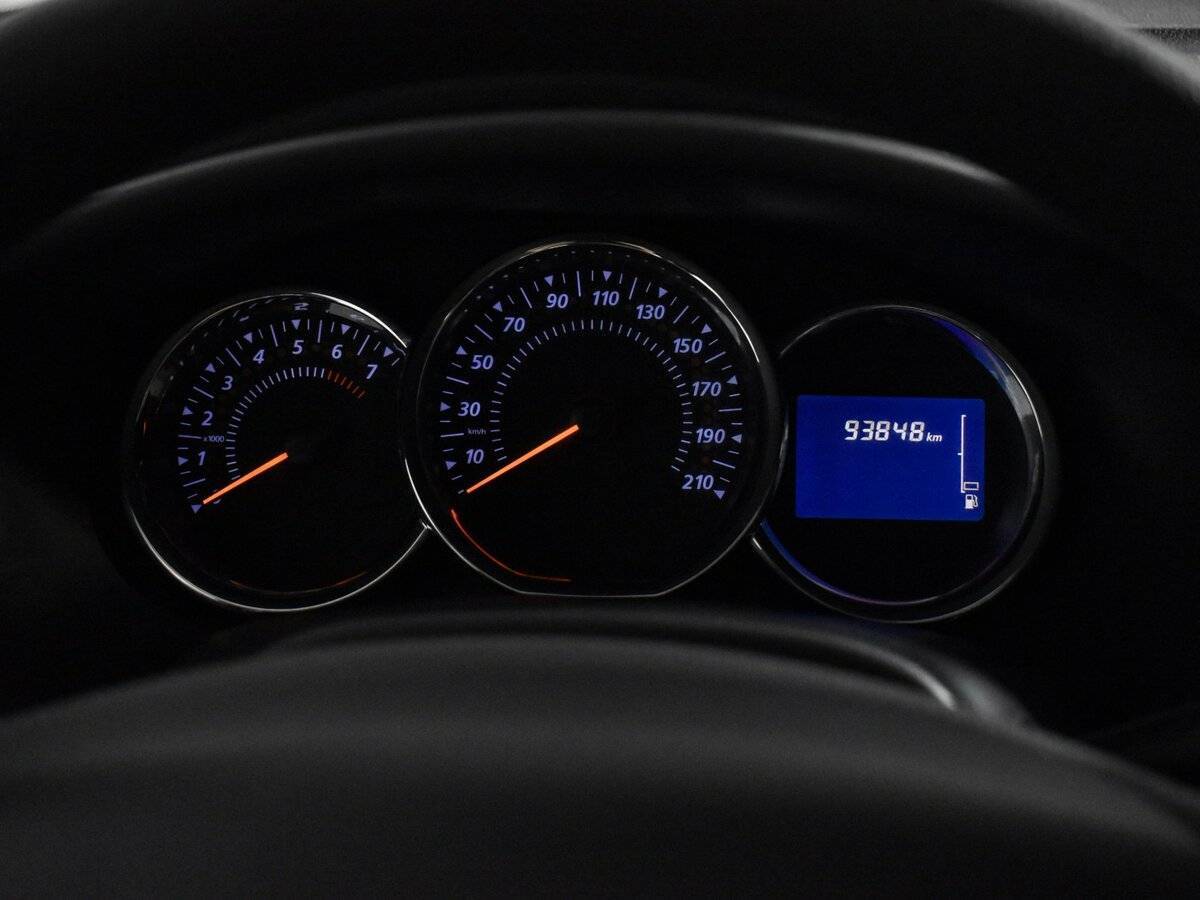 Renault Sandero с пробегом — 2014 год. Фото: #16