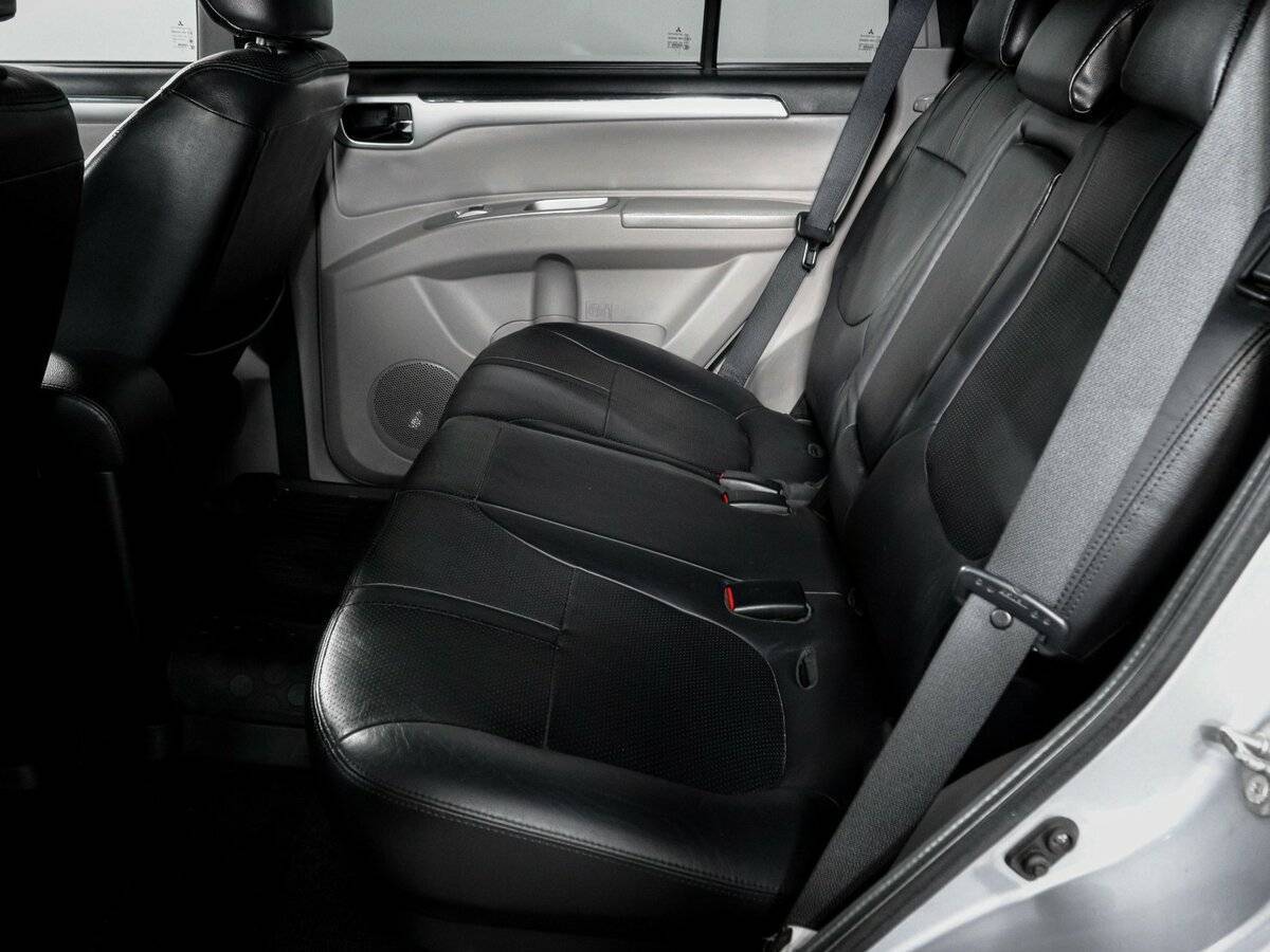 Mitsubishi Pajero Sport с пробегом — 2013 год. Фото: #9