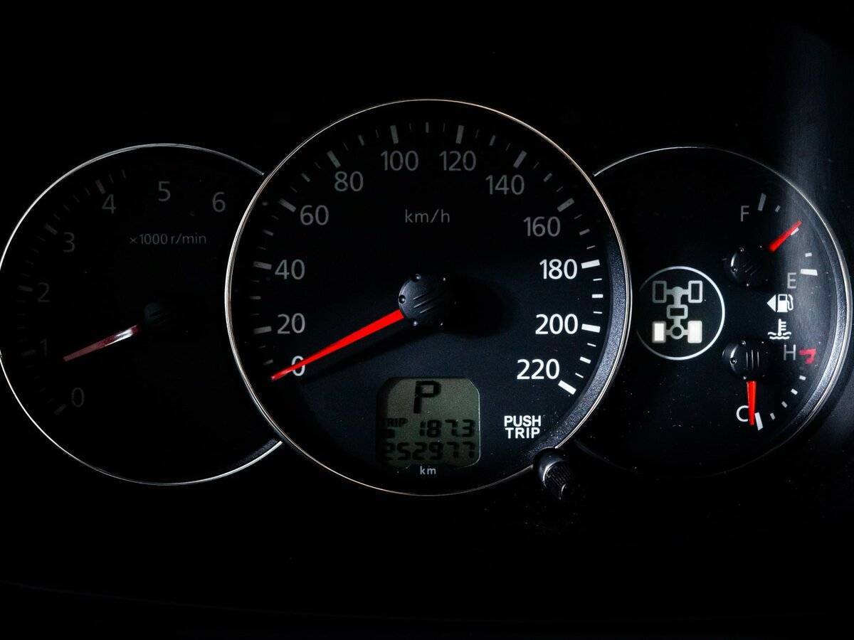 Mitsubishi Pajero Sport с пробегом — 2013 год. Фото: #10