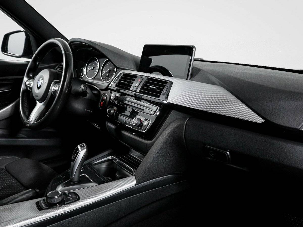 BMW 3 серии с пробегом — 2017 год. Фото: #8