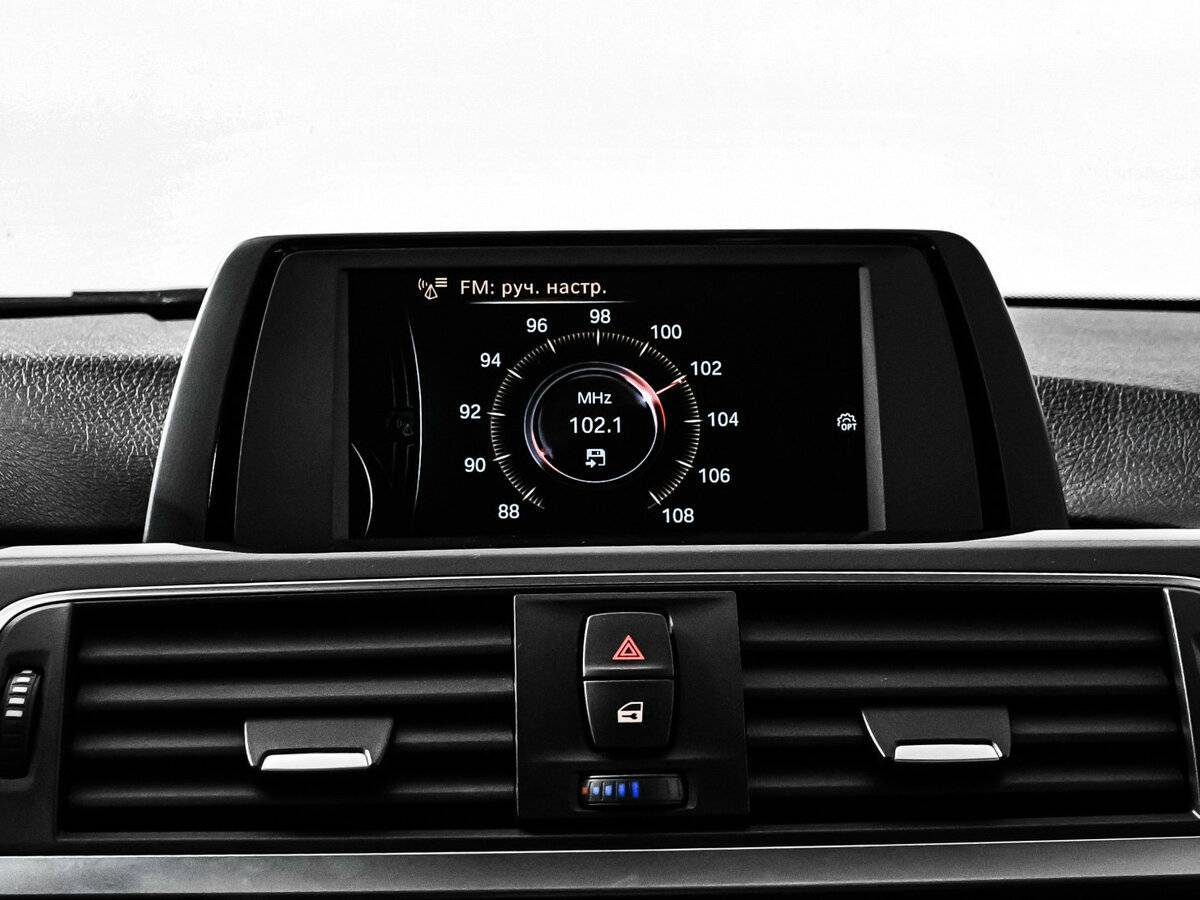 BMW 3 серии с пробегом — 2016 год. Фото: #20