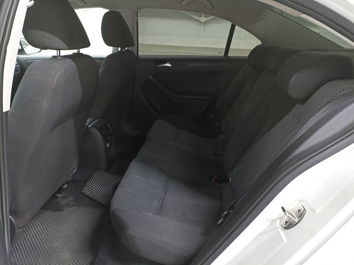 Volkswagen Jetta с пробегом — 2014 год. Фото: #11