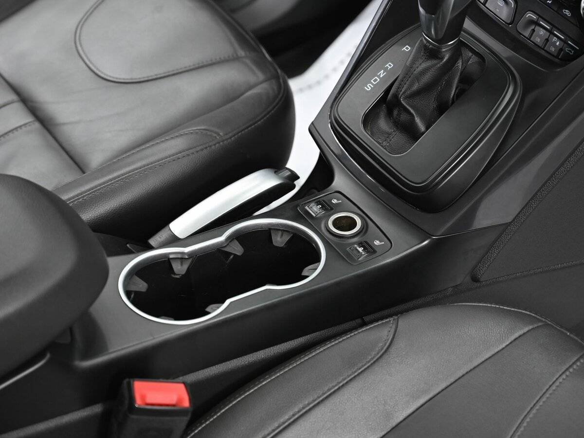 Ford Kuga с пробегом — 2014 год. Фото: #12