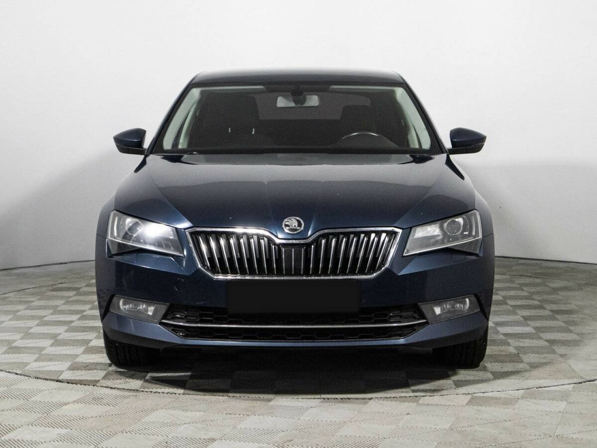 Skoda Superb с пробегом — 2015 год. Фото: #1