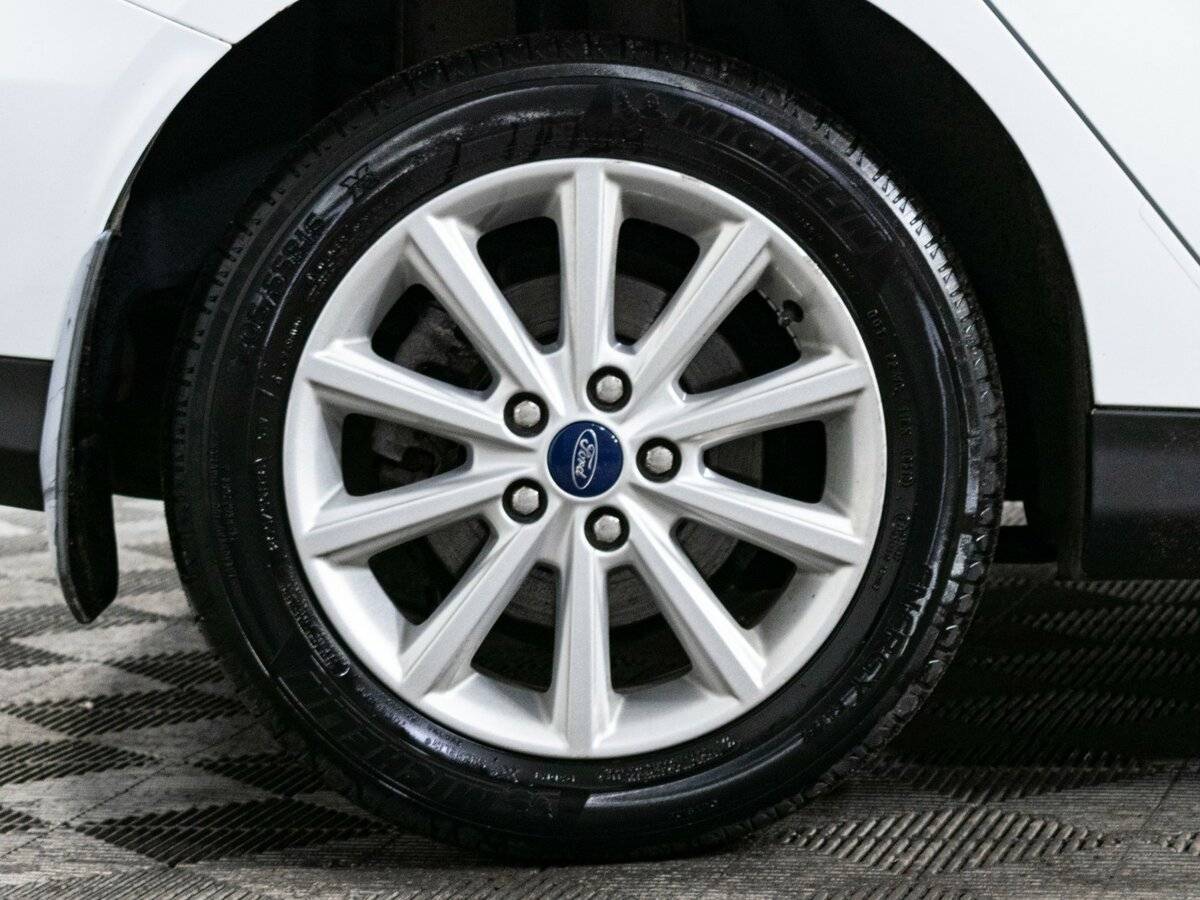 Ford Focus с пробегом — 2015 год. Фото: #17