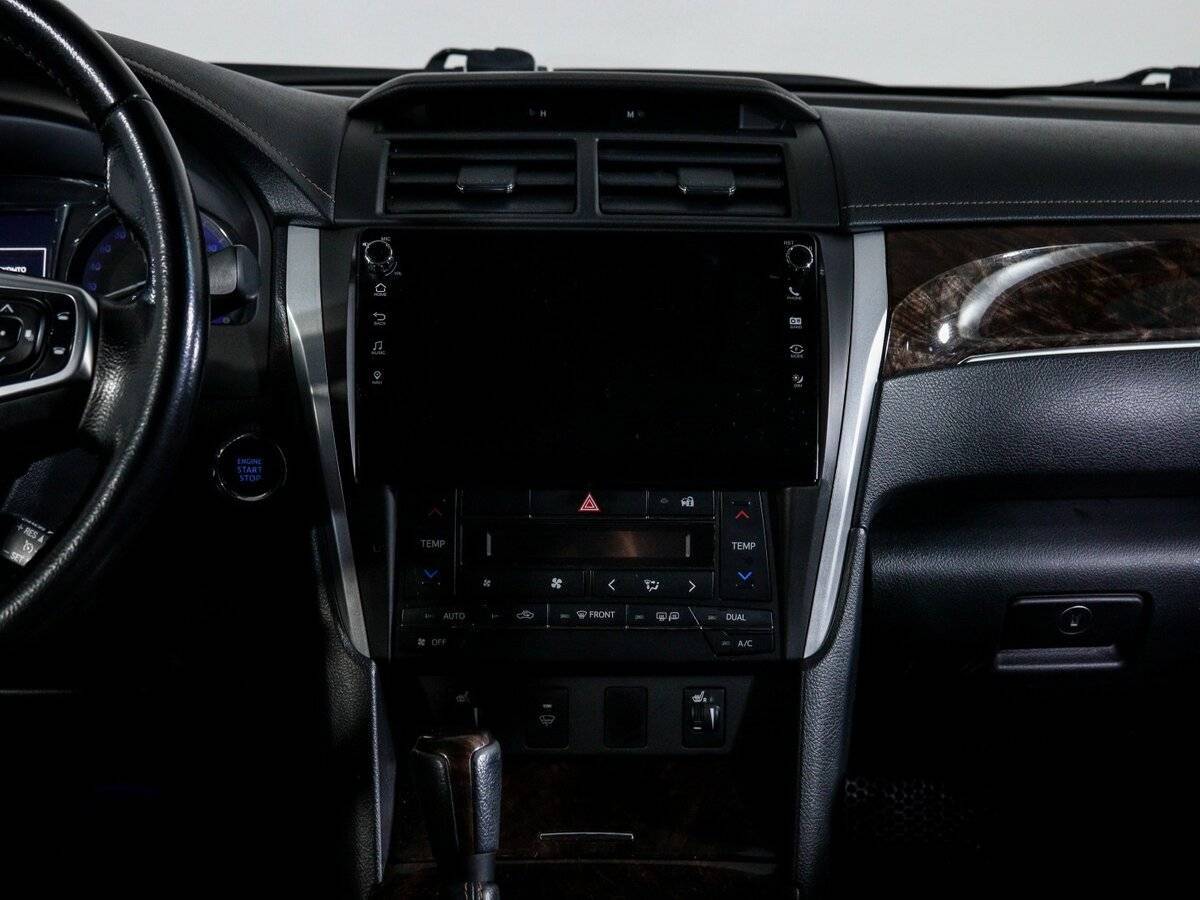 Toyota Camry с пробегом — 2015 год. Фото: #9