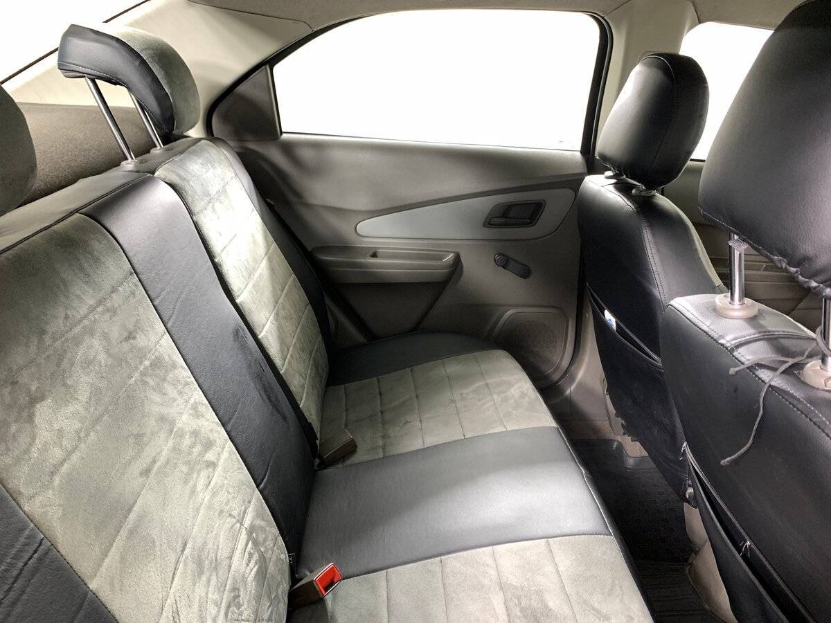 Chevrolet Cobalt с пробегом — 2013 год. Фото: #16