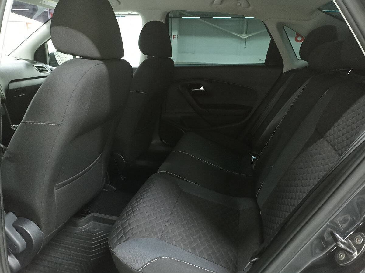 Volkswagen Polo с пробегом — 2018 год. Фото: #11