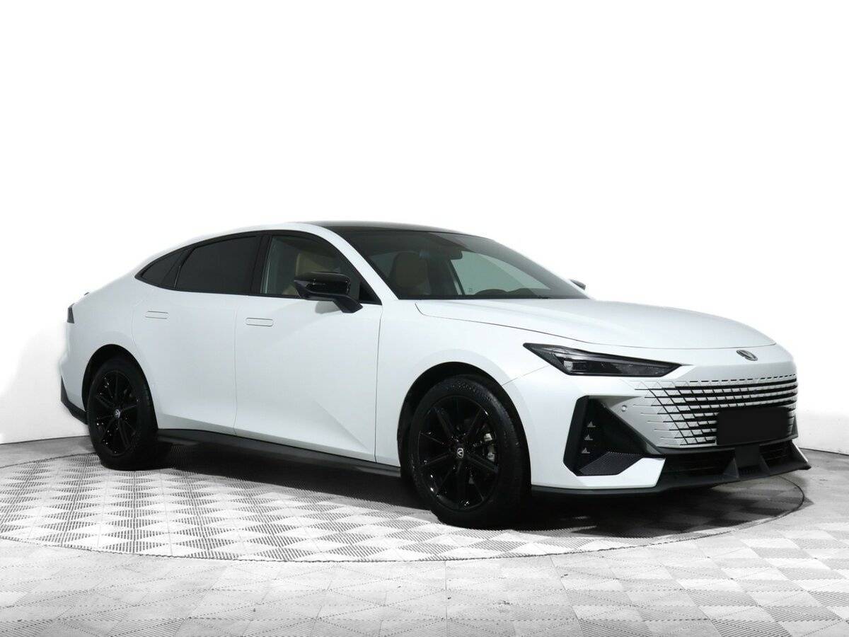 Changan UNI-V с пробегом — 2022 год. Фото: #1