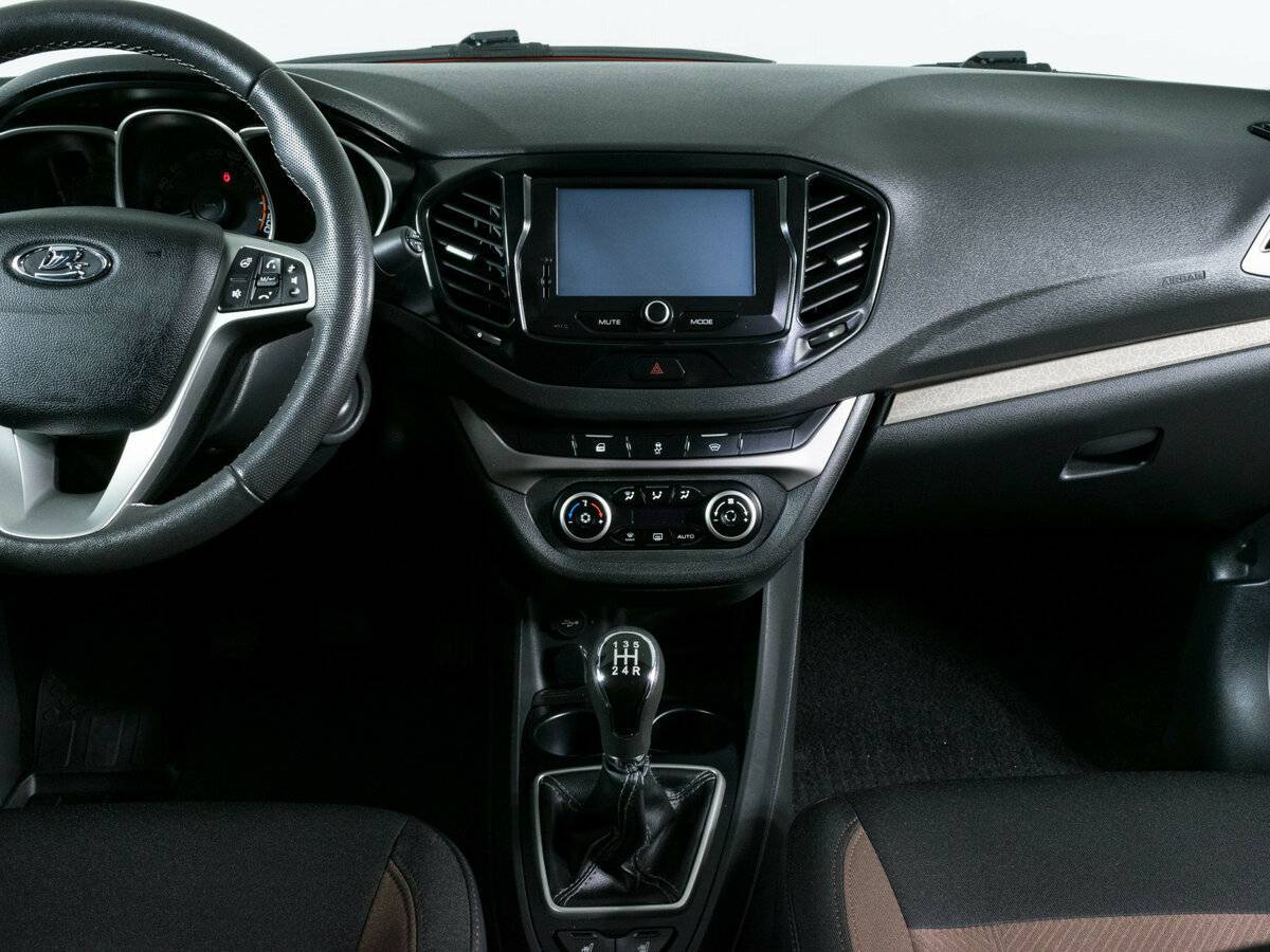 Lada (ВАЗ) Vesta с пробегом — 2020 год. Фото: #8