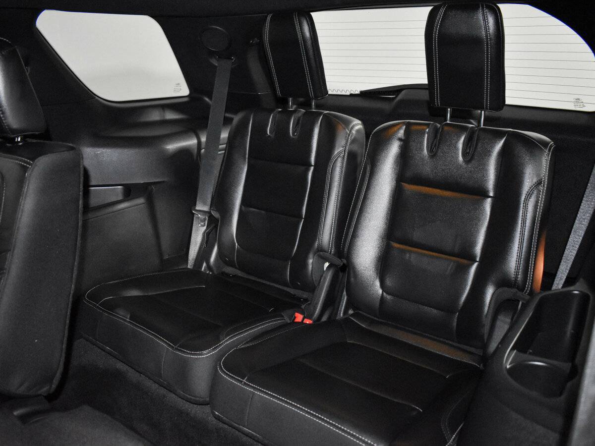 Ford Explorer с пробегом — 2016 год. Фото: #10