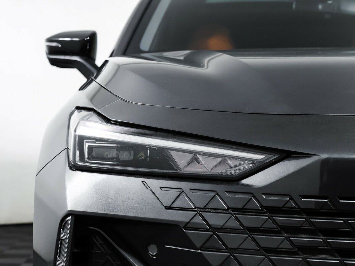 Changan UNI-V с пробегом — 2023 год. Фото: #22