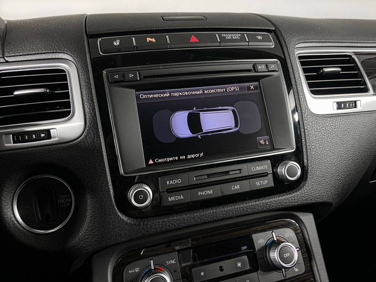 Volkswagen Touareg с пробегом — 2015 год. Фото: #17