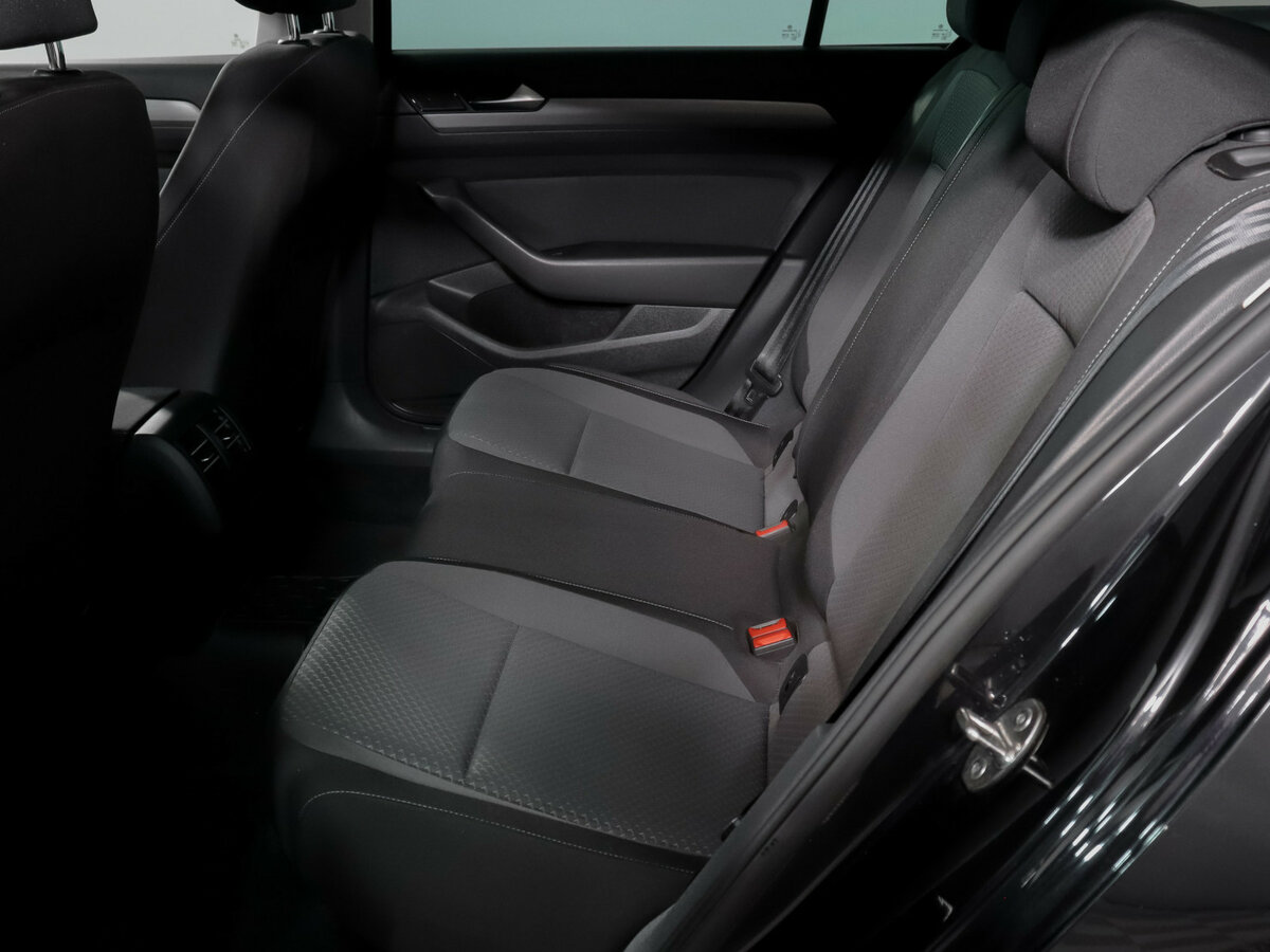 Volkswagen Passat с пробегом — 2016 год. Фото: #7