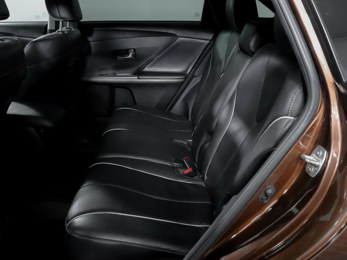 Toyota Venza с пробегом — 2014 год. Фото: #9