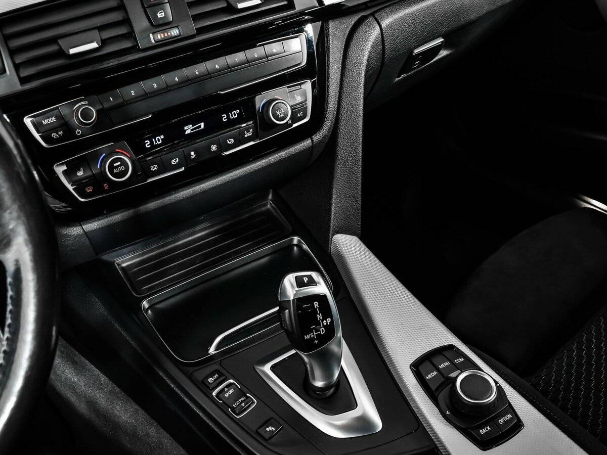 BMW 3 серии с пробегом — 2017 год. Фото: #14