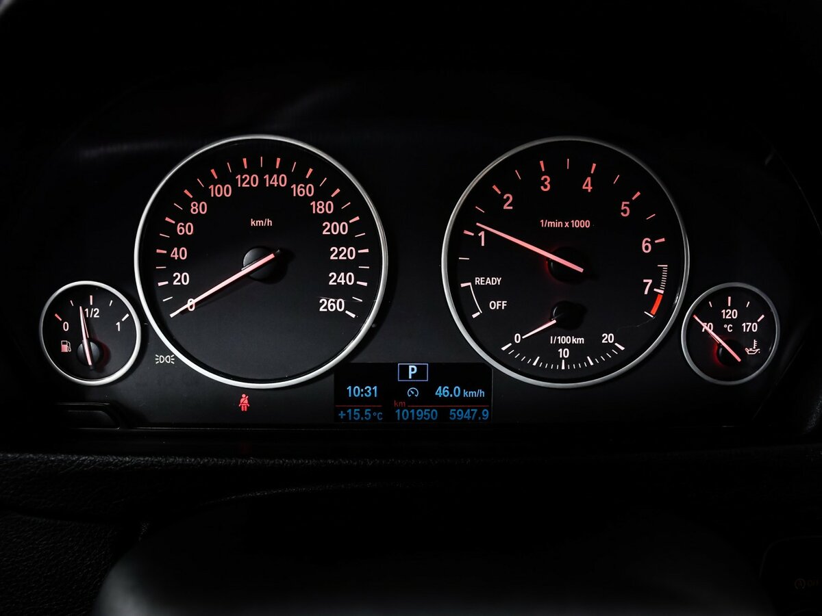 BMW 3 серии с пробегом — 2017 год. Фото: #9