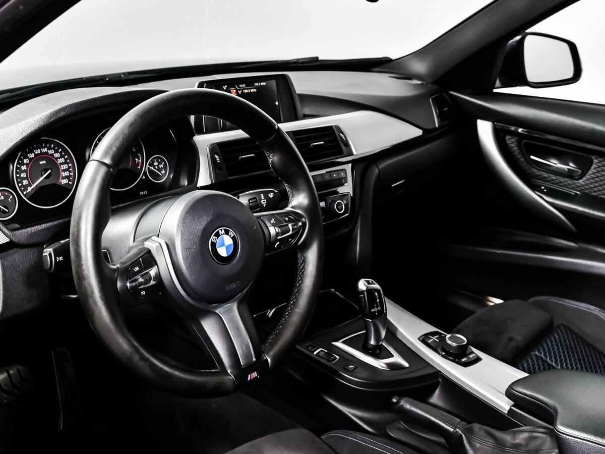 BMW 3 серии с пробегом — 2016 год. Фото: #11