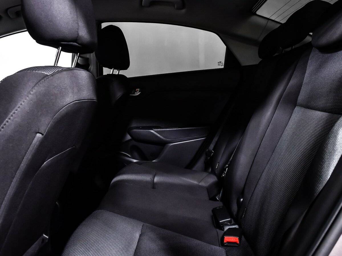 Hyundai Solaris с пробегом — 2020 год. Фото: #11