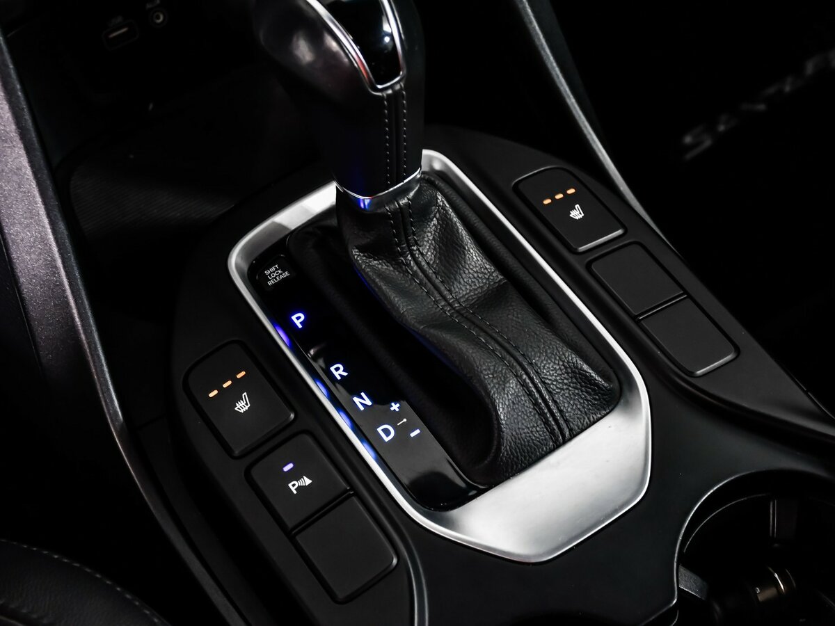 Hyundai Santa Fe с пробегом — 2017 год. Фото: #16