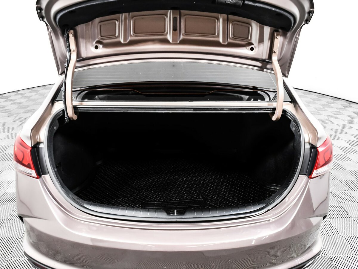 Hyundai Solaris с пробегом — 2020 год. Фото: #11