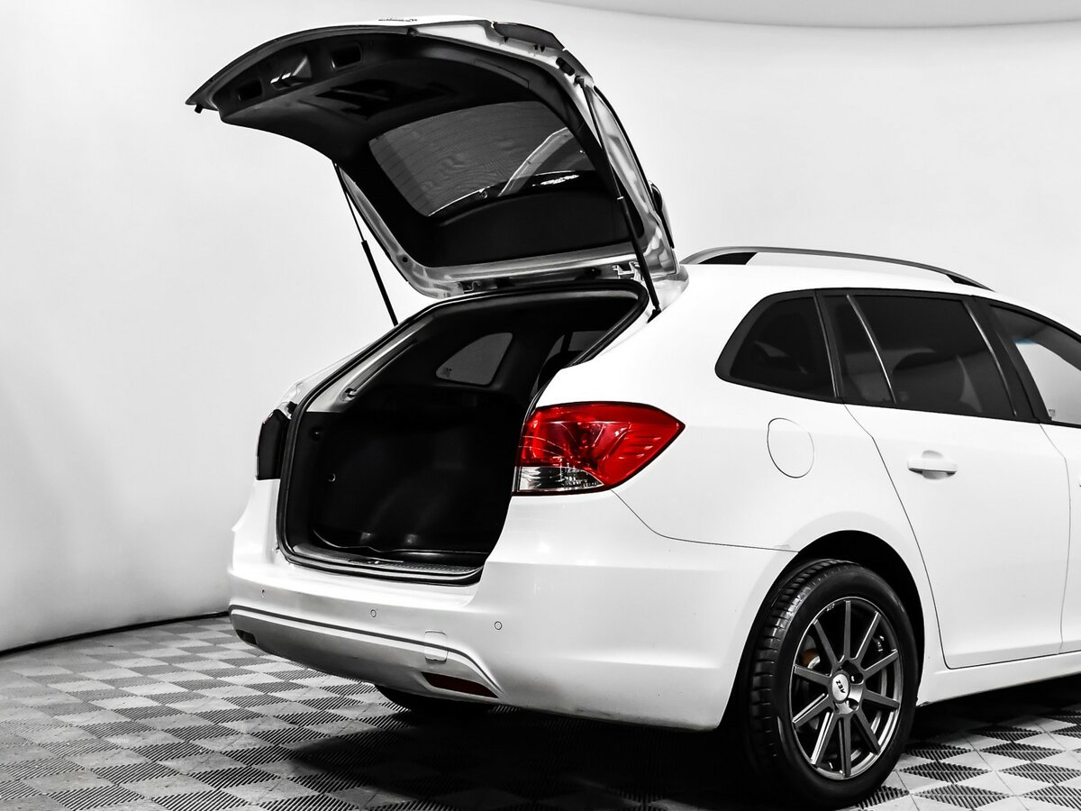 Chevrolet Cruze с пробегом — 2015 год. Фото: #13