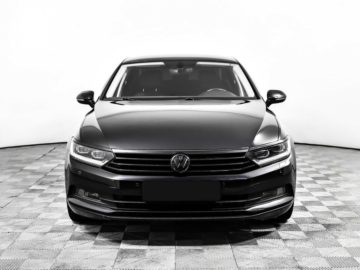 Volkswagen Passat с пробегом — 2018 год. Фото: #1