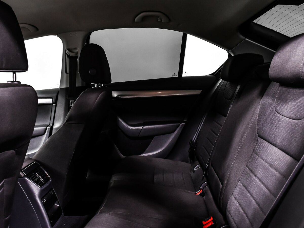 Skoda Octavia с пробегом — 2014 год. Фото: #10