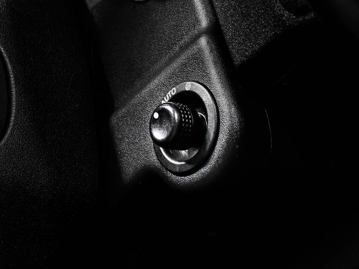 Land Rover Discovery с пробегом — 2013 год. Фото: #19