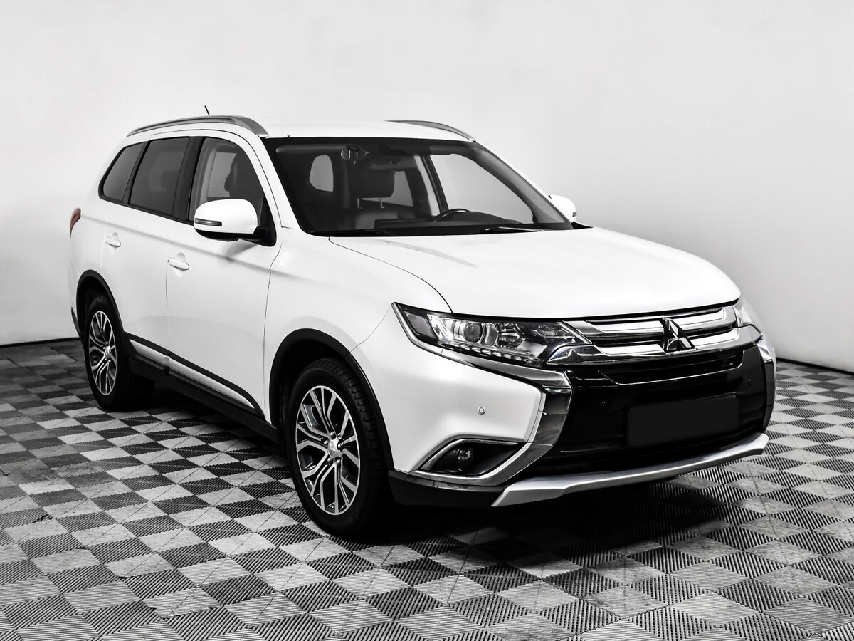 Mitsubishi Outlander с пробегом — 2016 год. Фото: #2