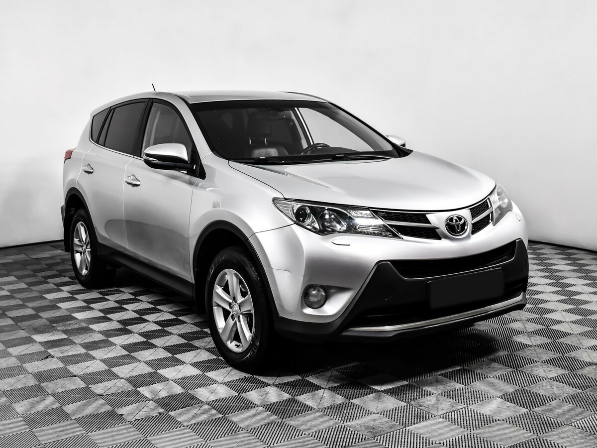 Toyota RAV4 с пробегом — 2013 год. Фото: #2